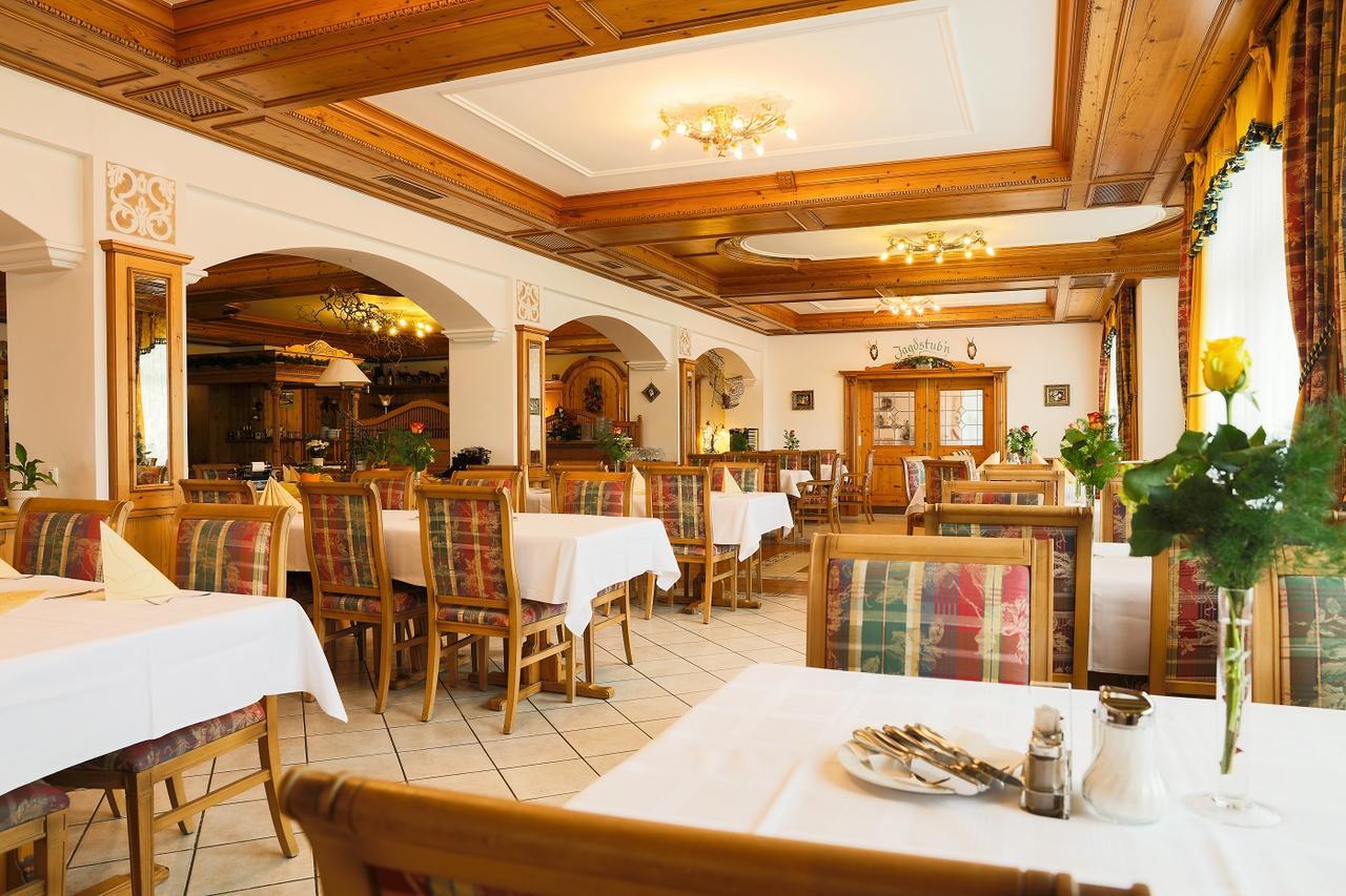 Sattelbogener Hof Hotel Traitsching Exterior photo